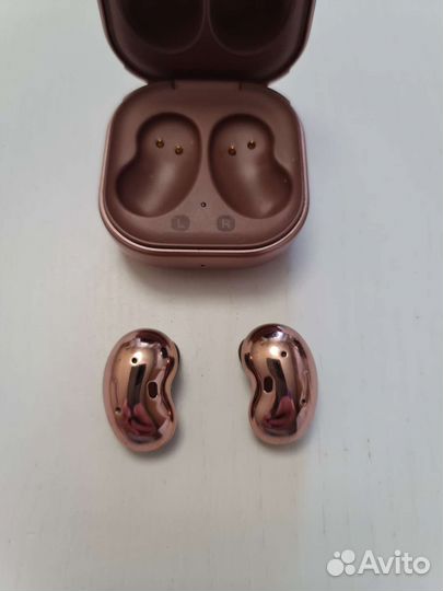 Беспроводные наушники Samsung buds live
