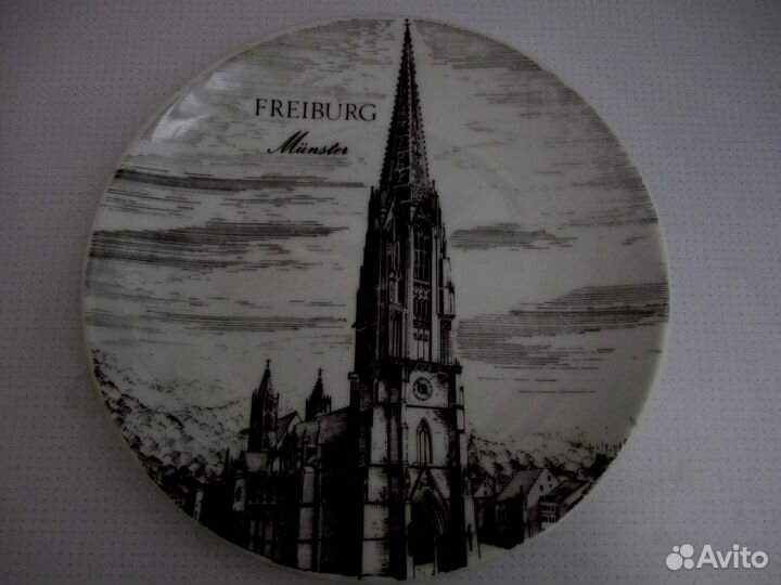 Сувенирная тарелка