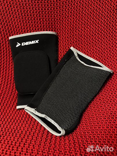 Наколенники спортивные Demix