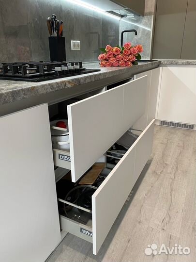 Прямая кухня на заказ. Производство в Челябинске