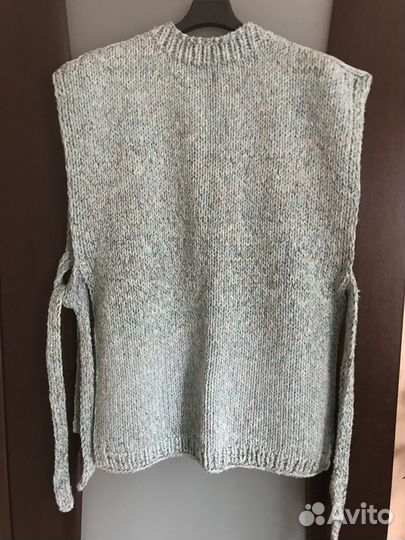 Жилет вязаный