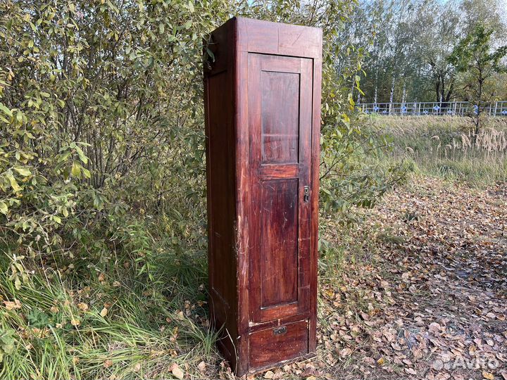 Шкаф пенал старинный