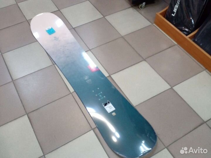 Сноуборд женский Nidecker Elle 147 cm