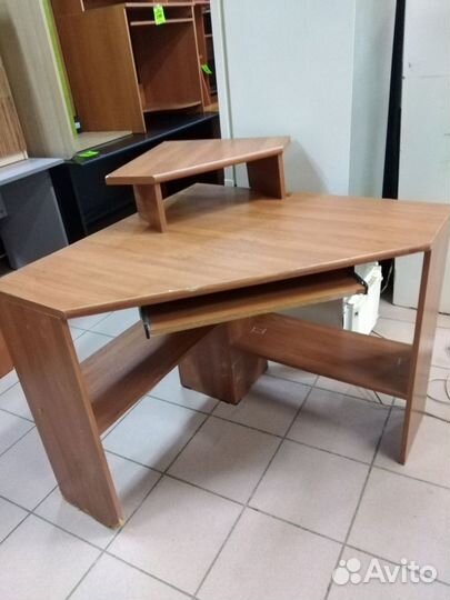 Столы компьютерные и офисные Б-4