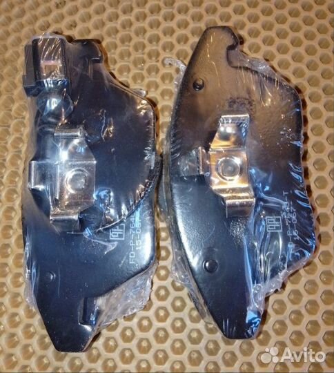 Колодки тормозные передние Volkswagen Golf