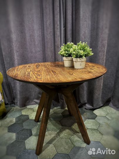 Дизайнерский стол из массива ясеня