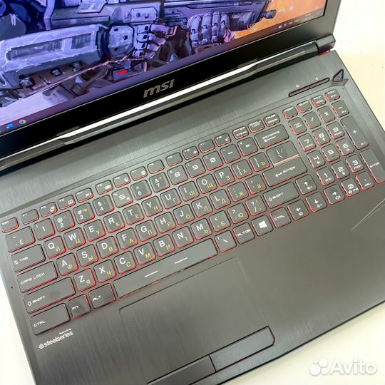 Игровой ноутбук MSI i7/16/GTX1070/SSD+HDD