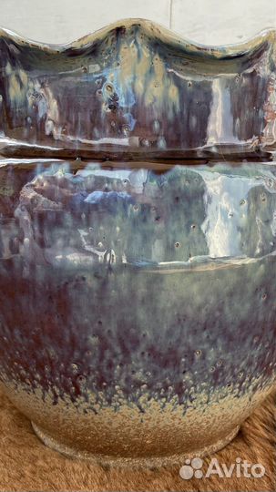 Глиняный горшок для цветов