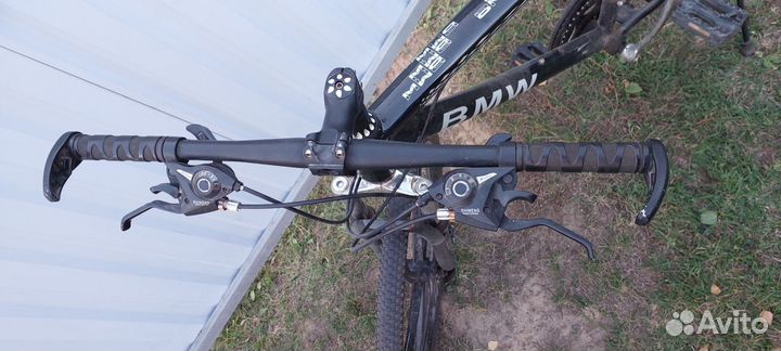 Велосипед BMW на литых дисках