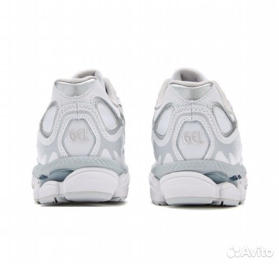 Кроссовки asics