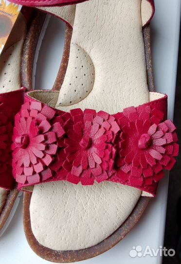 Босоножки для девочки Shagovita новые 39 размер