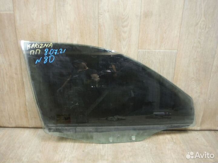 Стекло двери передней правой Mitsubishi Carisma