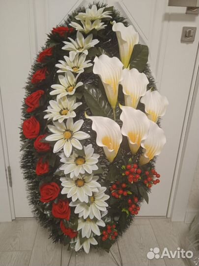 Ритуальные венки и корзины