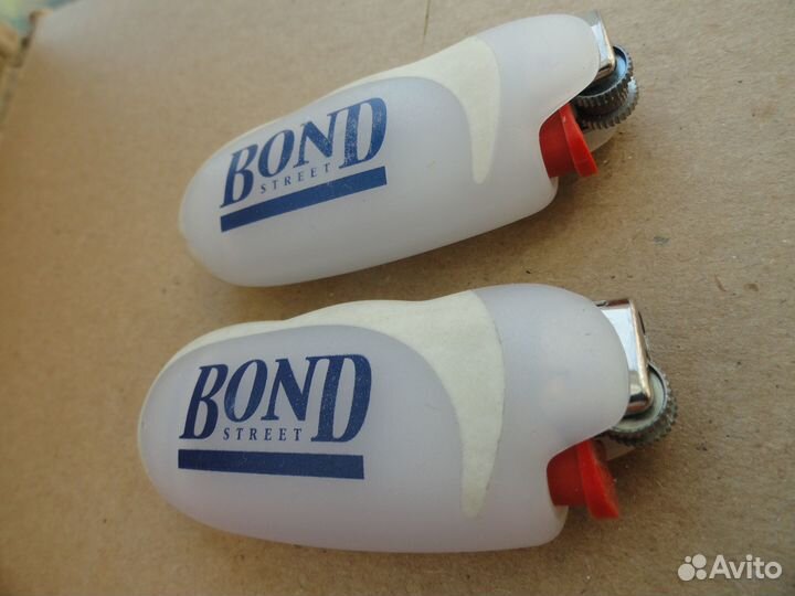 Bond футляры для Bic. выпуск 90-ые. 2 шт