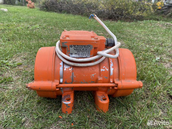 Вибраторы площадочный 220