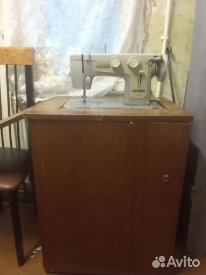Швейная машина Чайка 3
