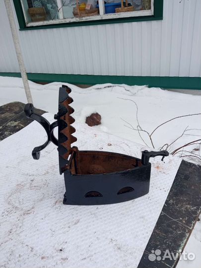 Утюг старинный