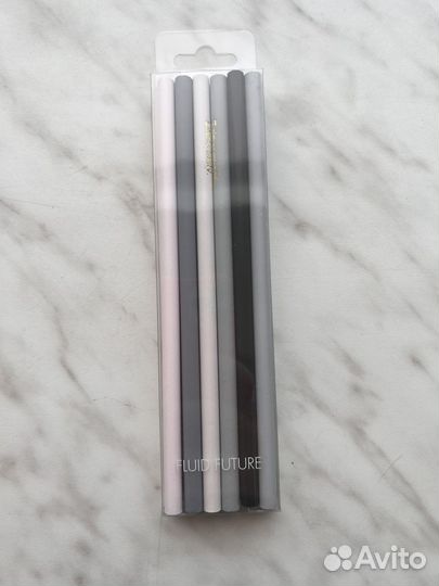 Набор простых карандашей 12 штук новое