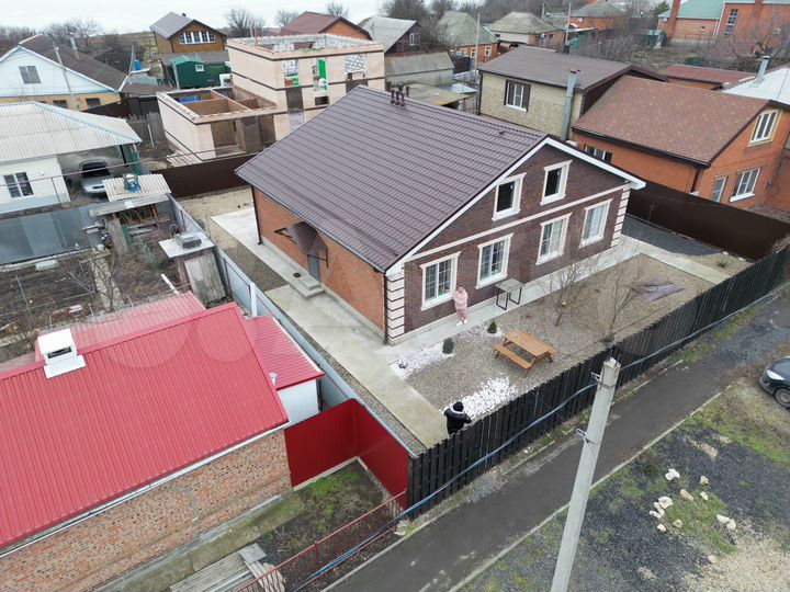 Дом 190 м² на участке 5,5 сот.