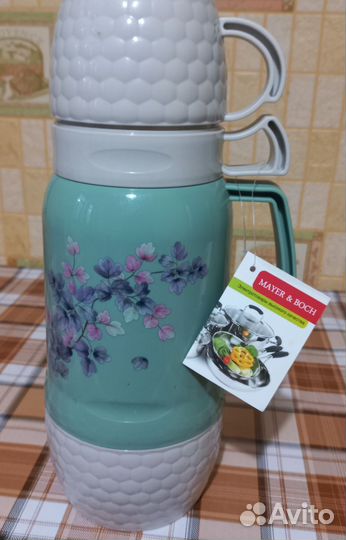 Термос с кружками