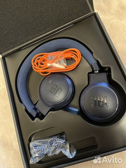 Беспроводные наушники jbl live 400bt