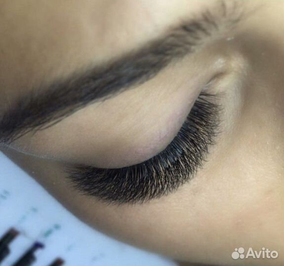 Наращивание ресниц на кресле-реклайнер