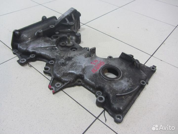 Крышка двигателя передняя