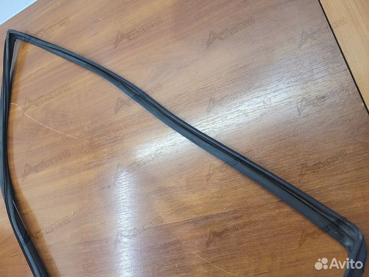 Уплотнитель стекла пер прав внут Mitsubishi Aspire