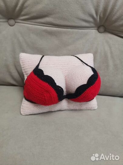 Подушка- сувенир Женская грудь