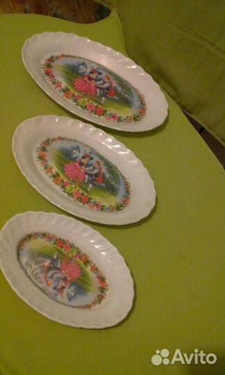 Набор пластиковой посуды