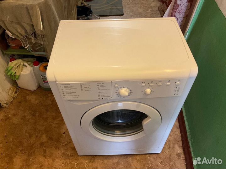 Стиральная машина indesit на 5 кг идеальная