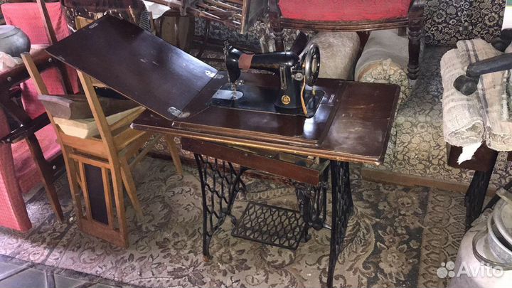 Станина,стол с швейной машиной пмз.Подольск