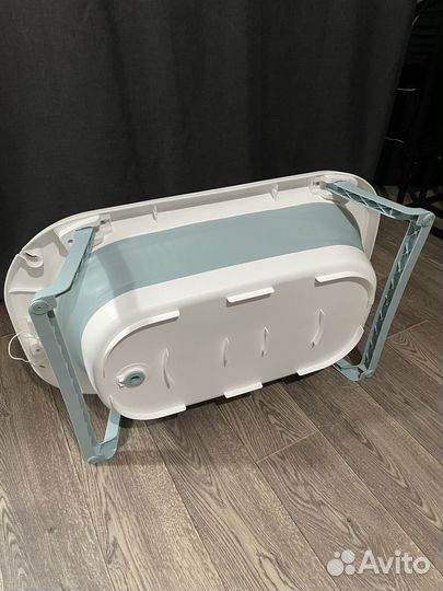 Детская ванночка для купания с подставкой