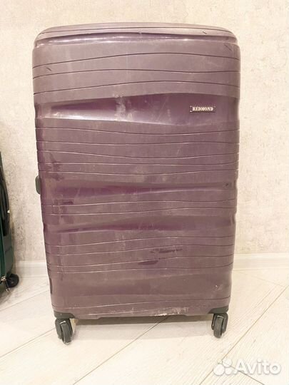 Чемодан дорожный на колесах