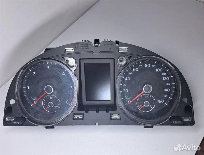 Панель приборов VW Passat (B7) 2011