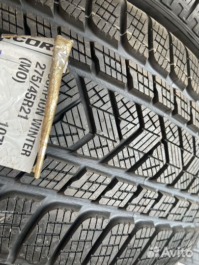 Pirelli Scorpion Winter 2 275/45 R21 и 315/40 R21 V