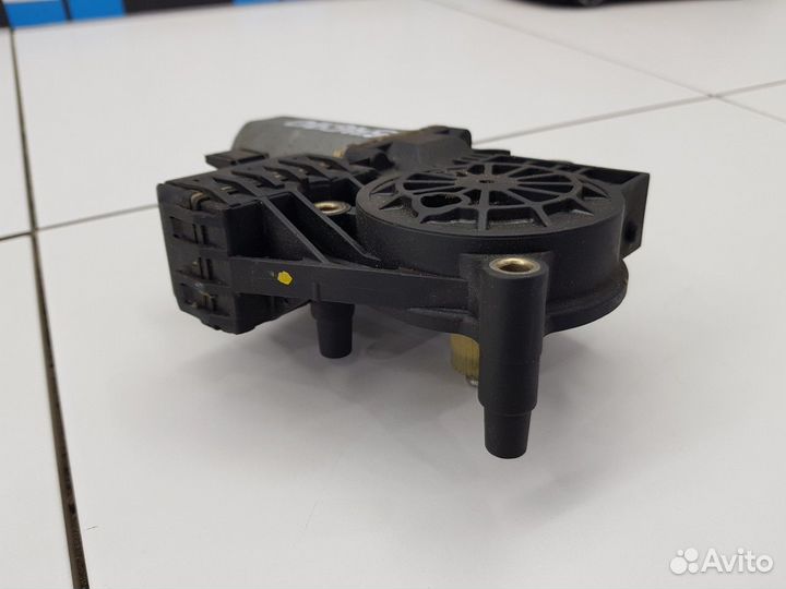 Моторчик стеклоподъемника задний левый (Audi A4)