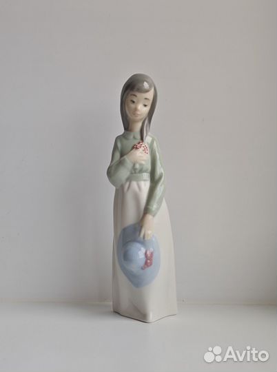 Фарфоровые статуэтки 90-е годы. NAO Llardo Испания