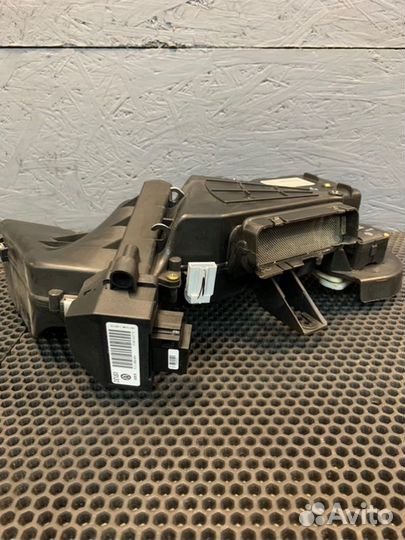 Воздуховод салона правый Bentley Continental