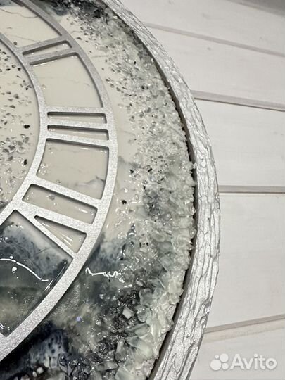 Часы ручной работы из эпоксидной смолы