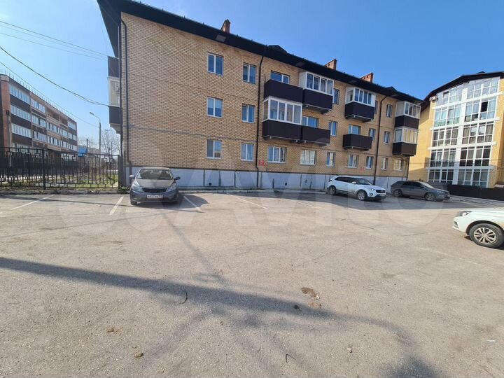 2-к. квартира, 60 м², 1/3 эт.