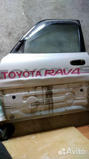 Дверь на тойота Раф 4