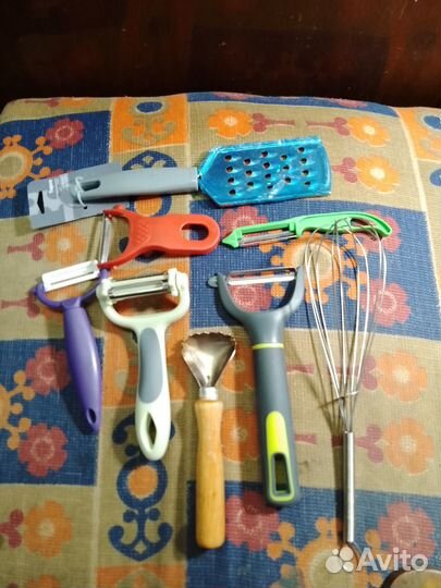 Кухонные ножи и кухонные принадлежности