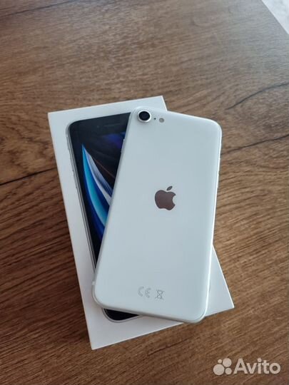 Телефон iPhone SE 2020