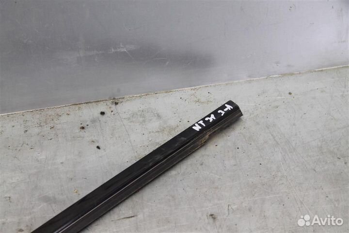 Молдинг стекла задней левой двери Nissan Teana J3