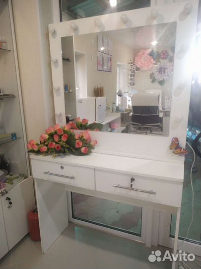 Туалетный столик