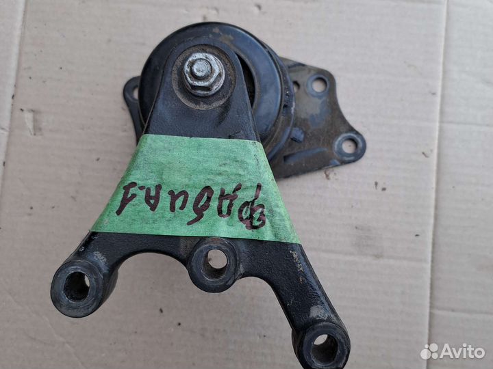 Опора двигателя и МКПП skoda fabia 1