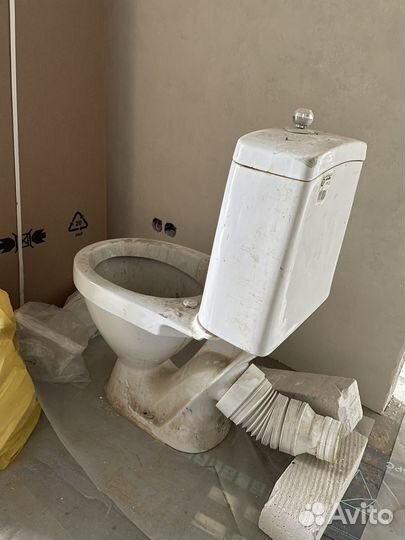 Унитаз с бачком