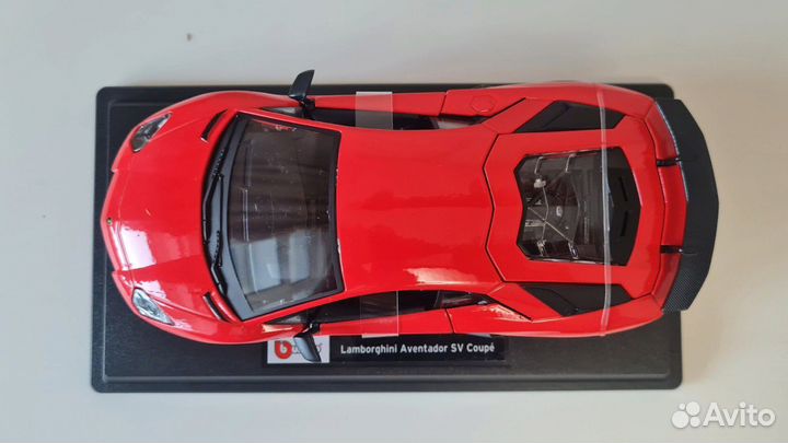 Модель автомобиля Burago Lamborghini Aventador SV