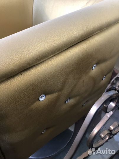 Кожанное кресло